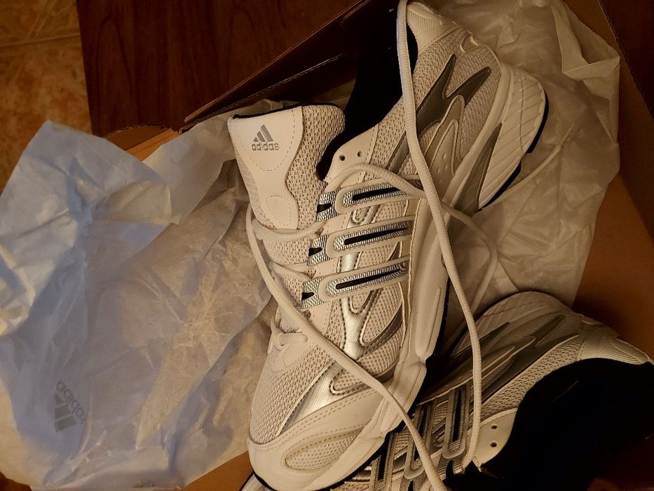 маратонки Adidas 47