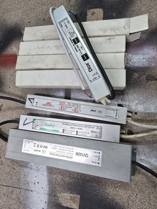 Продам блок питания 12 и 5 вольт