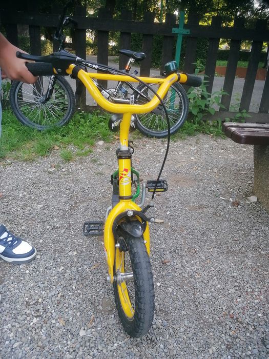 Bicicleta copii  cu roți ajutatoare 3-5 ani Pret fix 200 lei