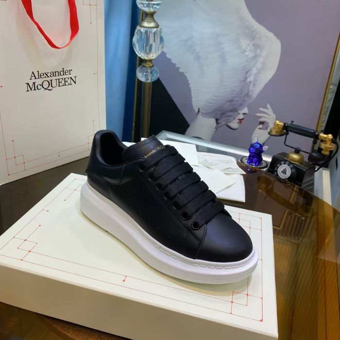 Alexander McQueen Black/White Sneakers Full Box [Verificare Colet]