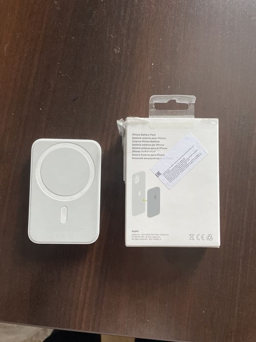 Продам повербанк Apple battery pack magsafe