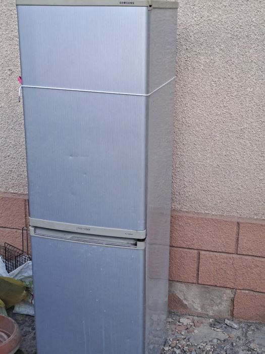 Холодильник - мини Samsung отлично работает