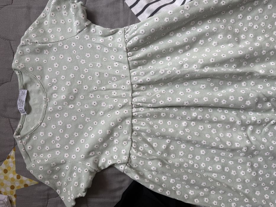 Продам вещи для девочки 4-6 лет,по 1000 тенге