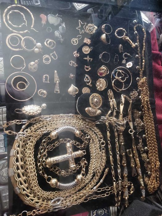 Злато Златни бижута - обеци, ланци, пръстени, гривни...