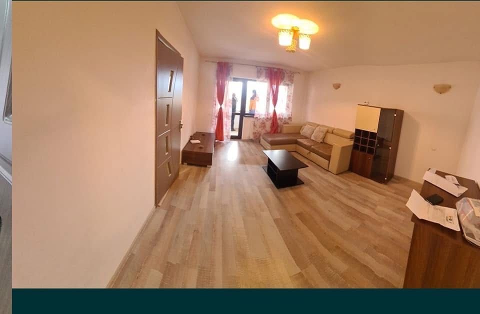 Vand apart 2 camere decomandat