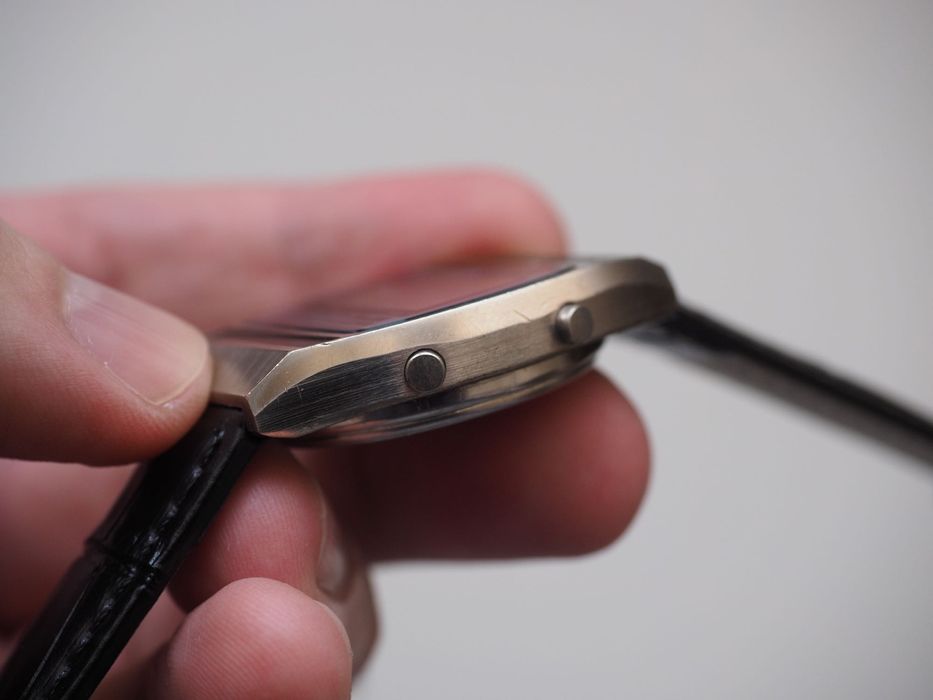 Ceas electronic (o bucată) ETIC din anii 1980, funcțional, cu iluminare, curea nouă, metal de calitate (mai bun decât la Montana)