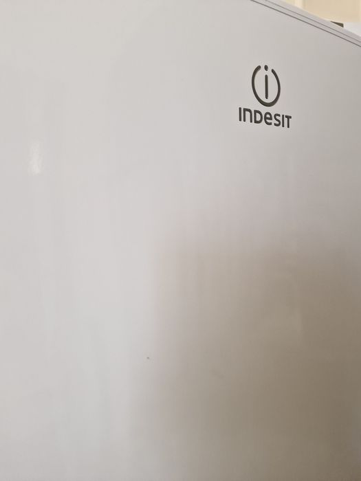 Продам морозильную камеру Indedit
