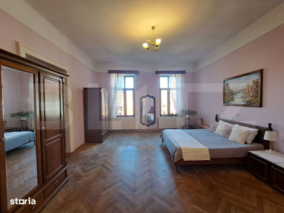 Apartament de vanzare, 6 camere, 182 mp, gradina comuna, Centrul Istor — fotografia 1