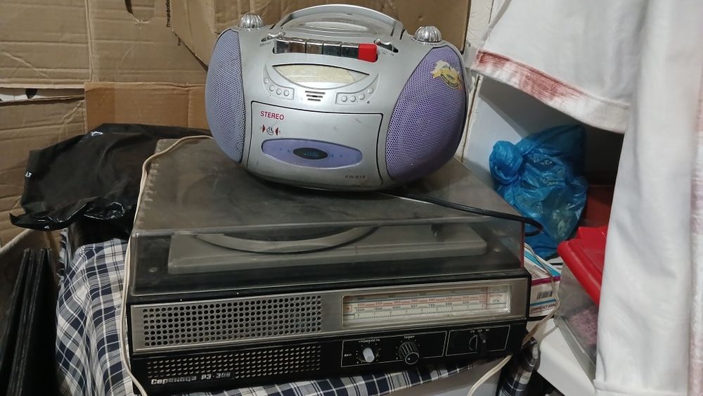 Продам все вместе. За 10 000. Торг имеется.