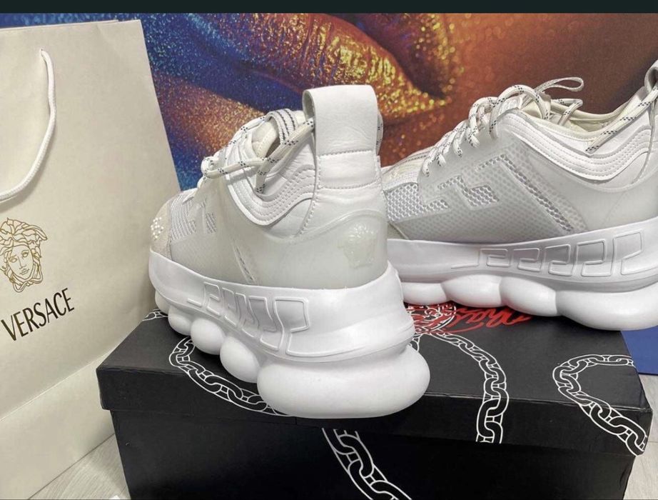 versace chain reaction