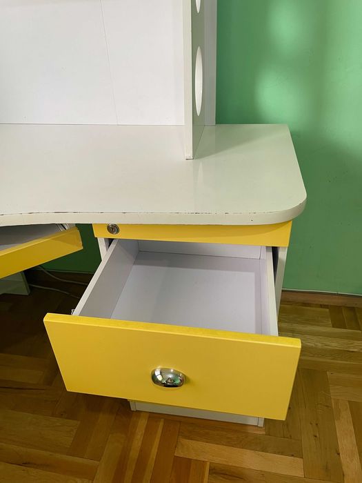 Комплект мебели - бюро, гардероб, легло с матрак 120 см, нощно шкафче