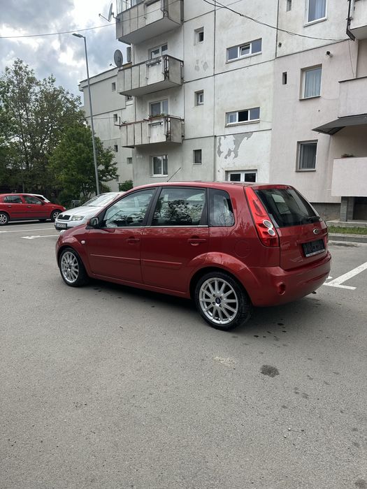 OCAZIE - FORD FIESTA 1.4 benzina  , 4 usi , din 2008 , IMPECABILA … adusa ieri din Germania  ,