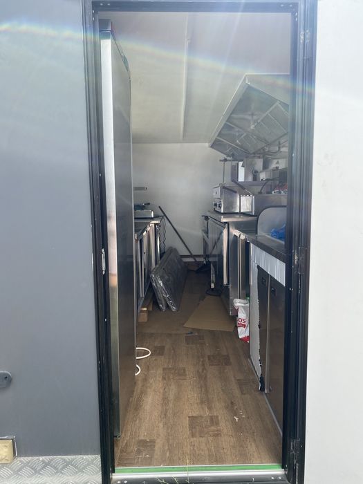 Se vinde Food Truck nefolosit