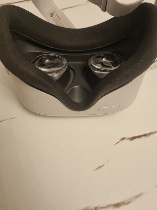 Vând Ochelari VR Oculus/Meta Quest 2
