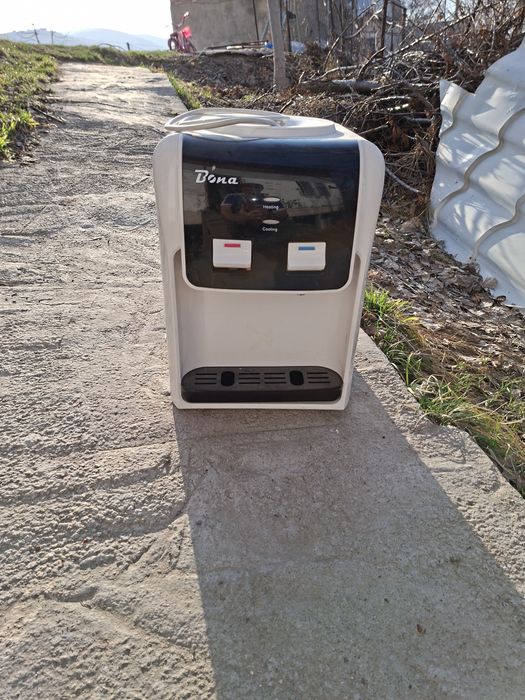 Куллер для воды. Находится в Талгаре.