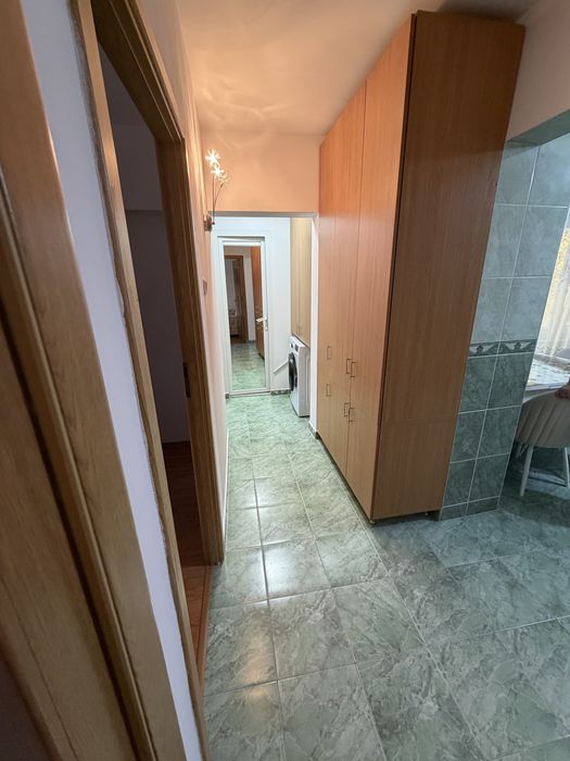 Inchiriez apartament 3 camere