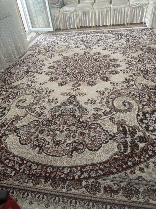 Продам ковер в отличном состоянии