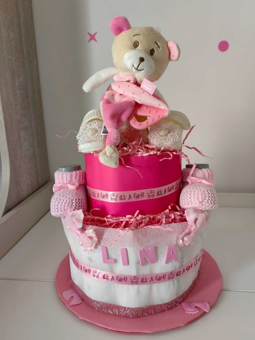 Торта от памперси за момиче