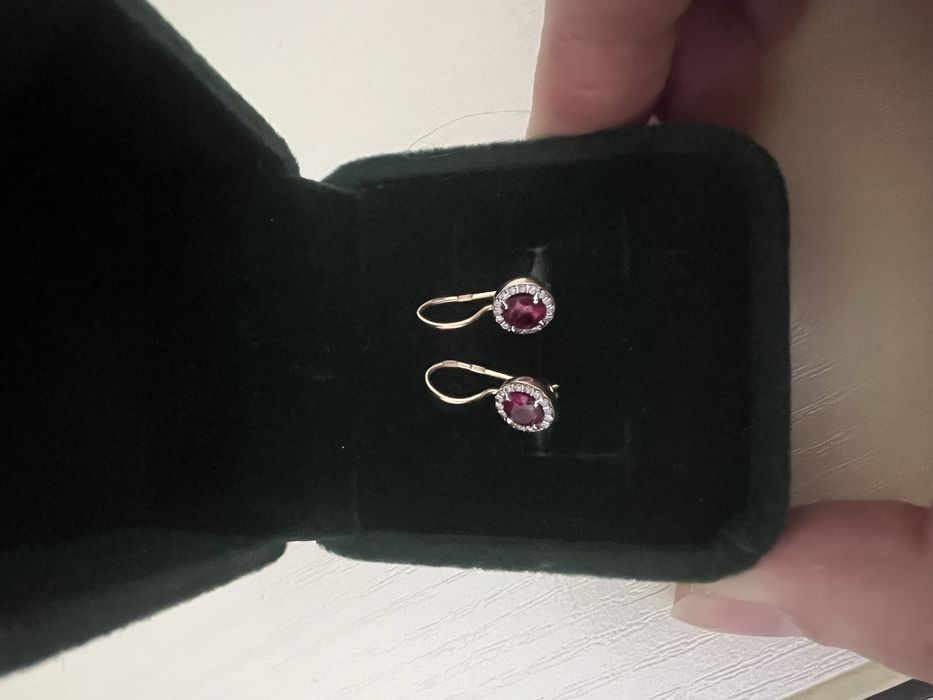 Продам детские золотые серьги