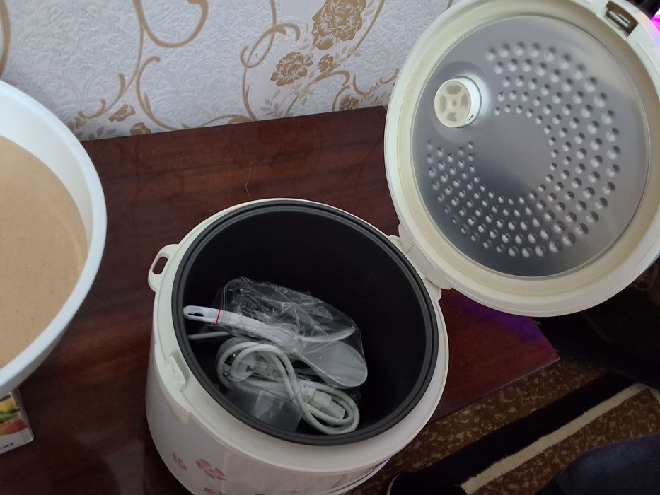 Мультиварка Polaris новая