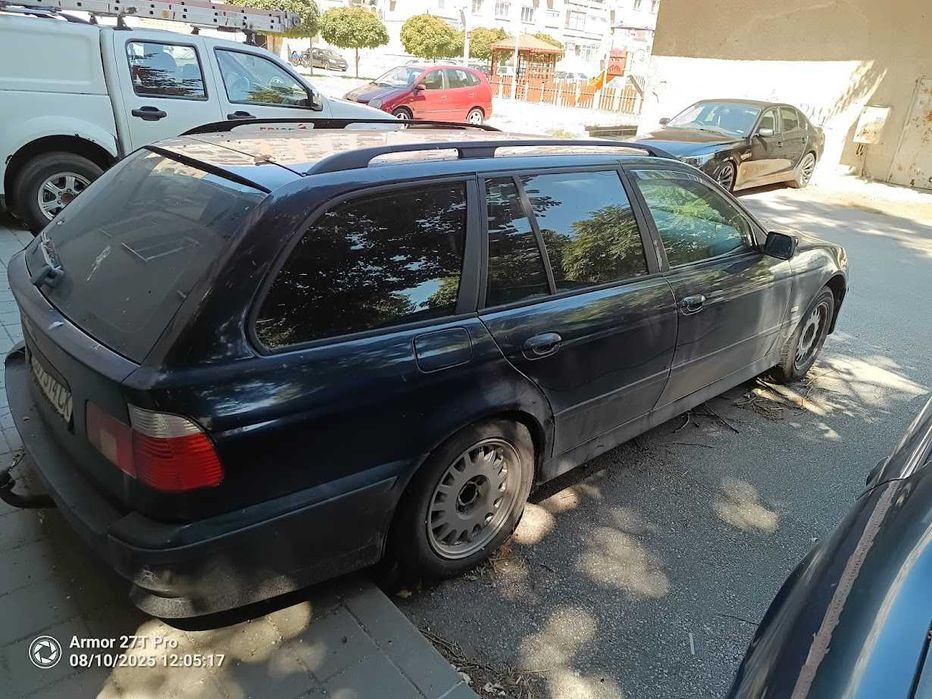 Продавам два автомобила BMW 528