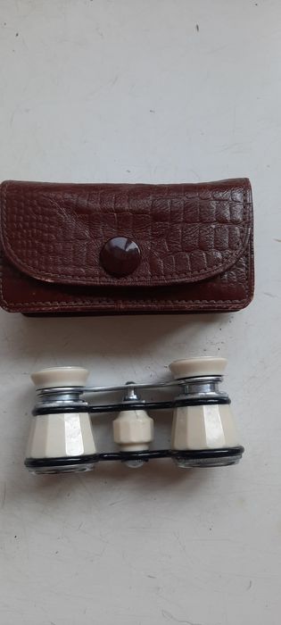 Бинокль театральный