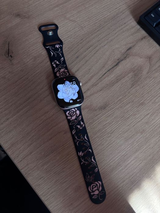 Продам Apple Watch 11