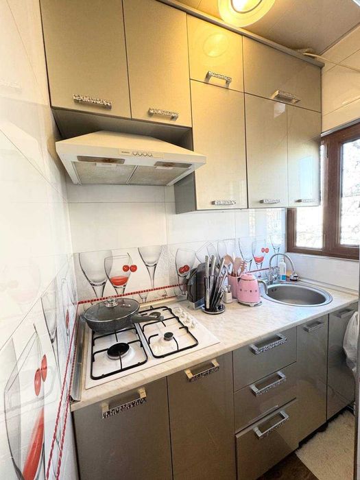 5/4/4, Дархан-3   77-серия, 95 м²