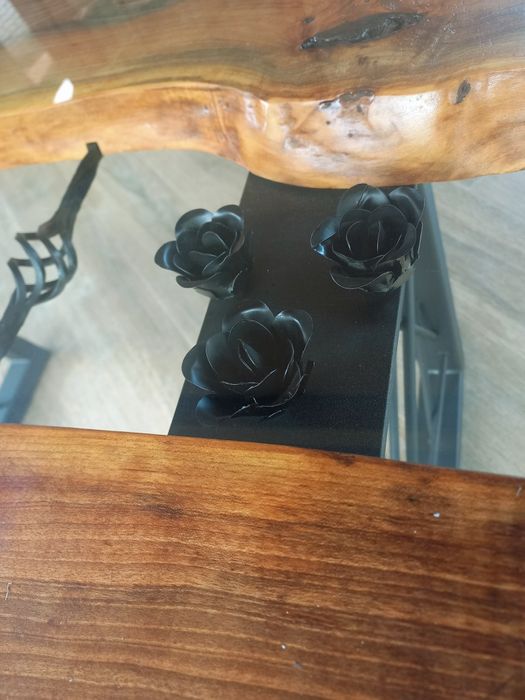 Дизайнерски ръчно изработени маси от масив орех и ковано желязо