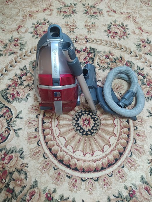 Продам пылесос Компрессор LG