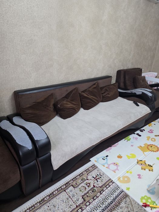 Продам диван с креслами