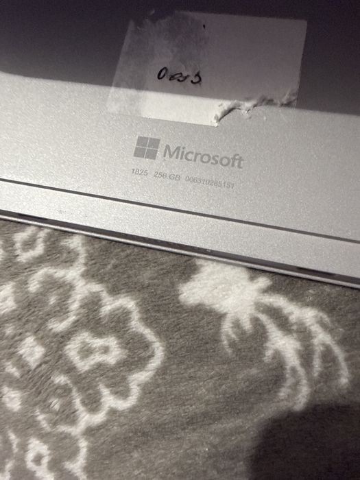 Tableta Windows Microsoft Surface Go 8gb ssd 256 perfesc functionala