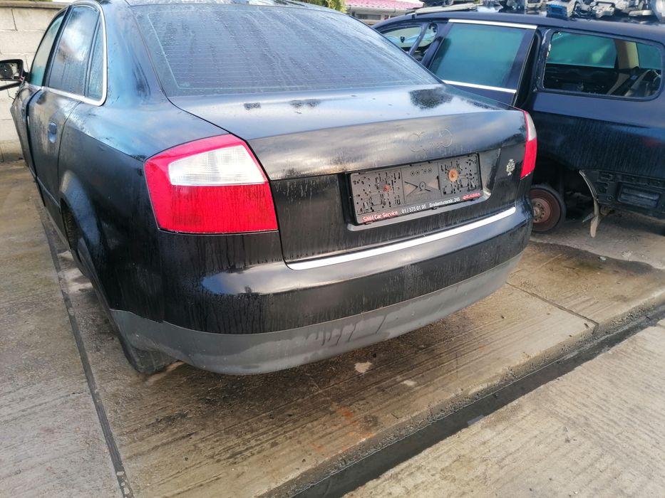Haion portbagaj Audi a4 b6 limuzină culoare neagra