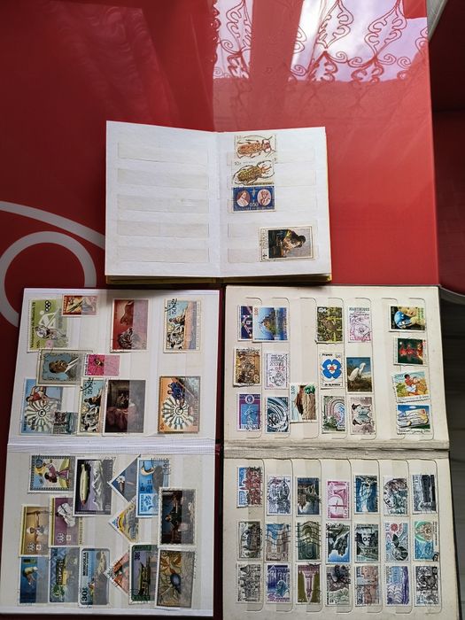 570 Timbre vechi de vînzare. 35 pagini.