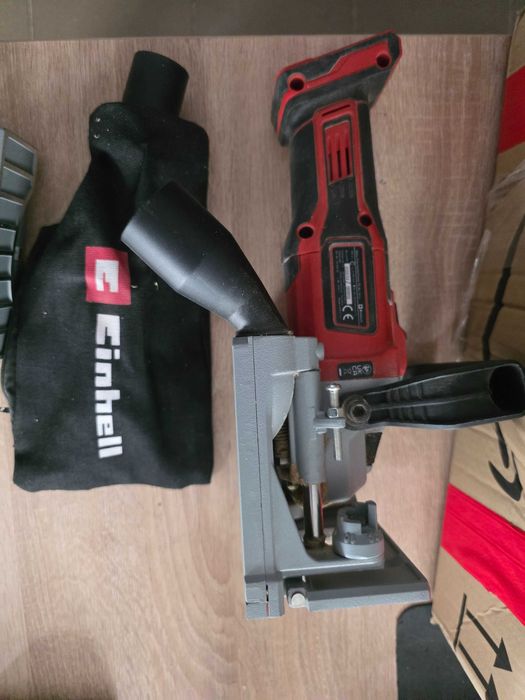 Masina de frezat fara cablu pentru dibluri din lemnbiscuitor Einhell TE-BJ 18 Li - Solo 6500 rpm adancime 20 mm fara acumulator si incarcat