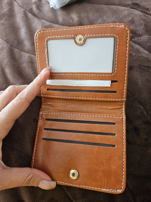 Дамско портмоне кафяво