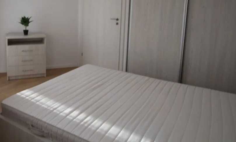 Дава се под наем Тристаен апартамент в Пловдив, Център - 73 кв.м за 255 € - Снимка #2