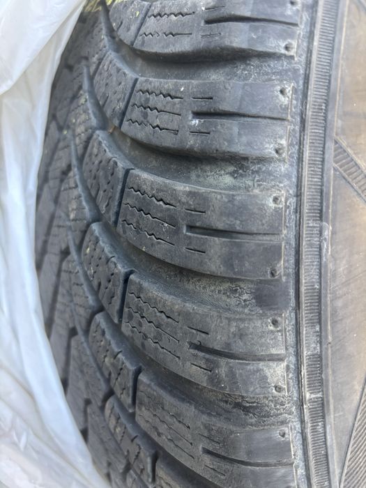 Preț Tot setul! 4 cauciucuri Falken Eurowinter HS01 suv 225 55 18 102V