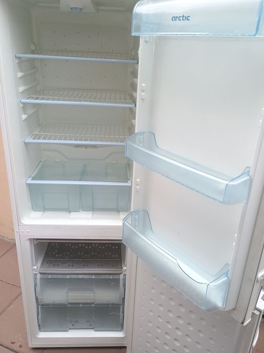 Frigider tip combină frigorifică Artic 155/23CFW