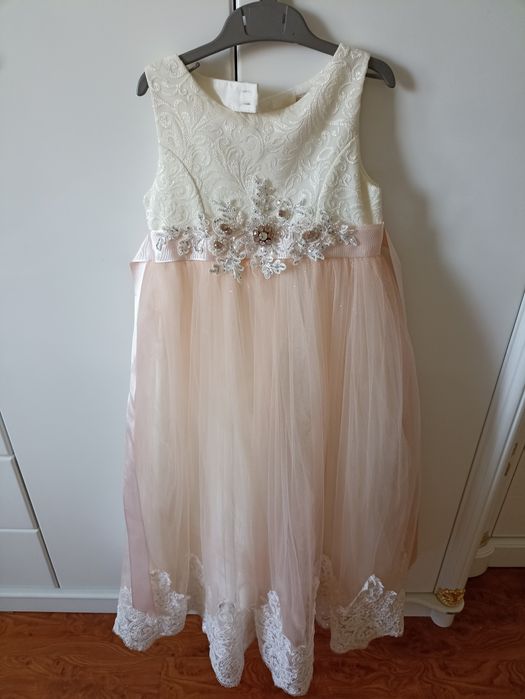 Платье для девочки от 8 до 10 лет в идеальном состоянии