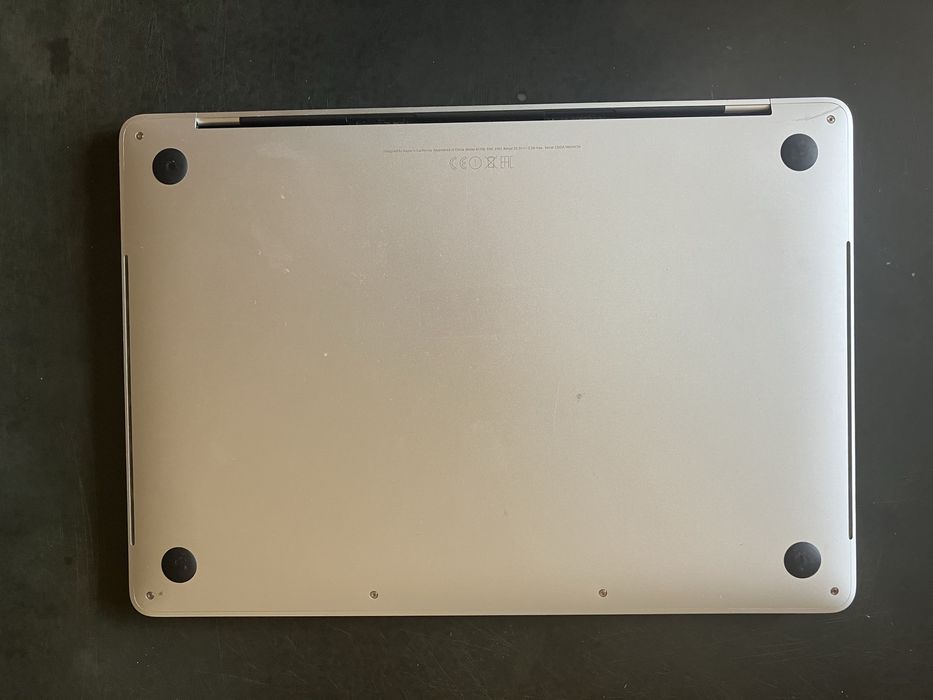 MacBook Pro 2017, four Thunderbolt touch