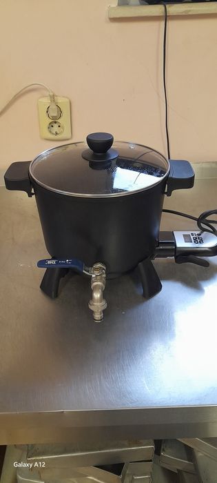 Електрическа тенджера  и восъкотопител