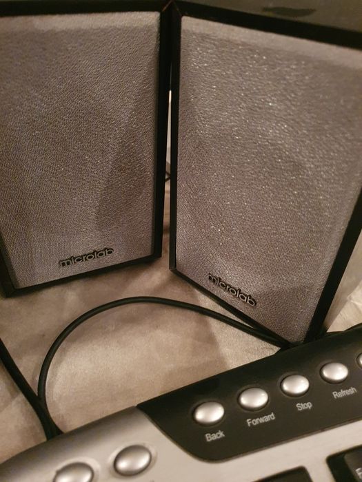 Компьютер с колонкой