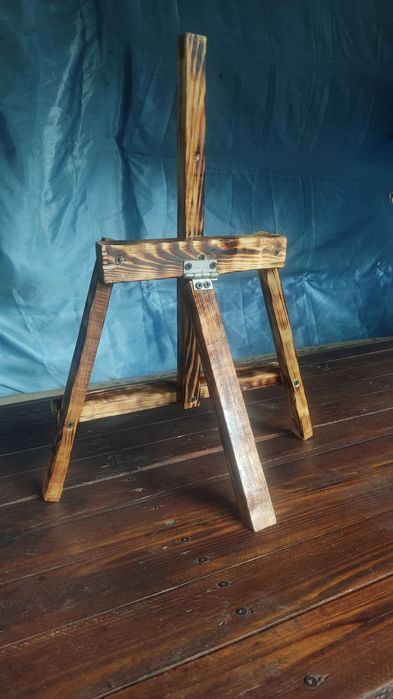 Продам мольберт для холстов