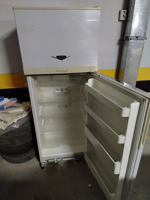 Продам холодильник