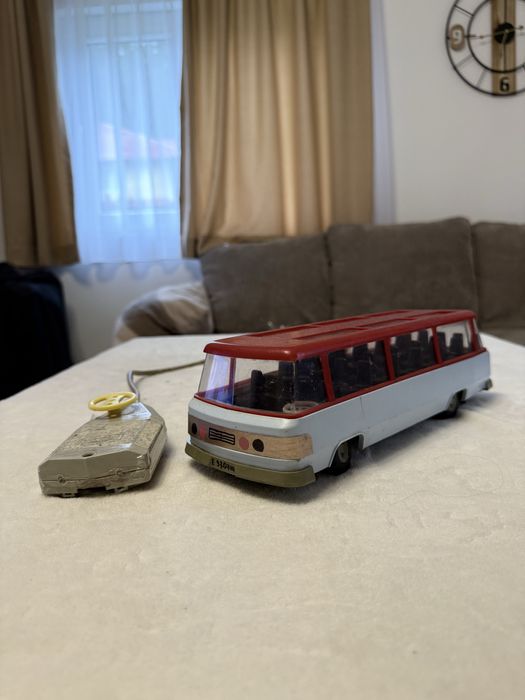 Стар Автобус с жица играчка