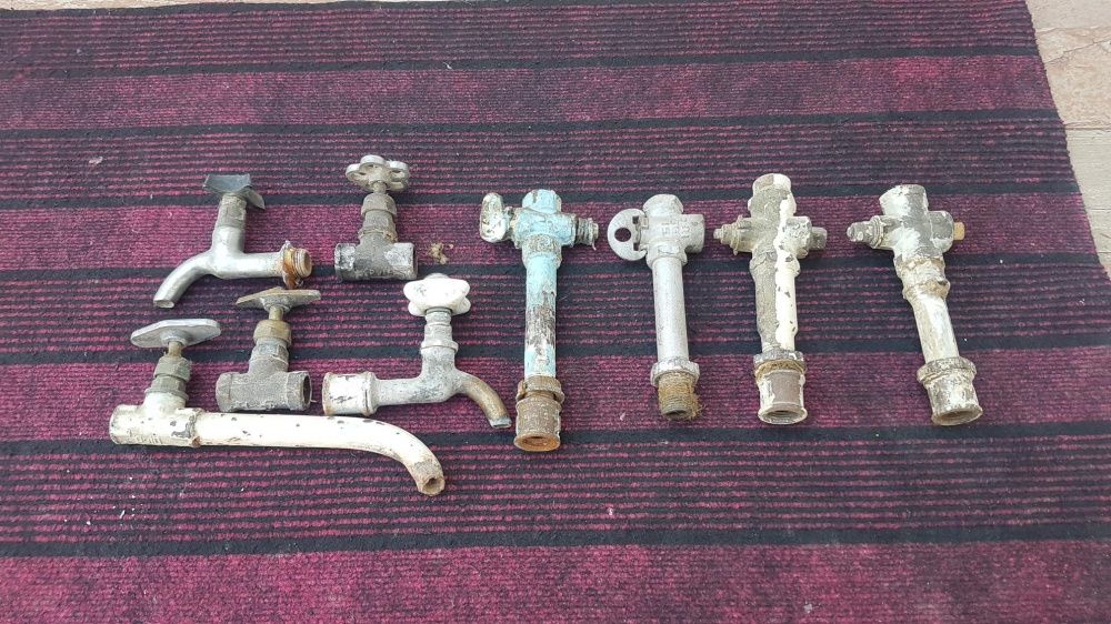 Газовые и водокранники