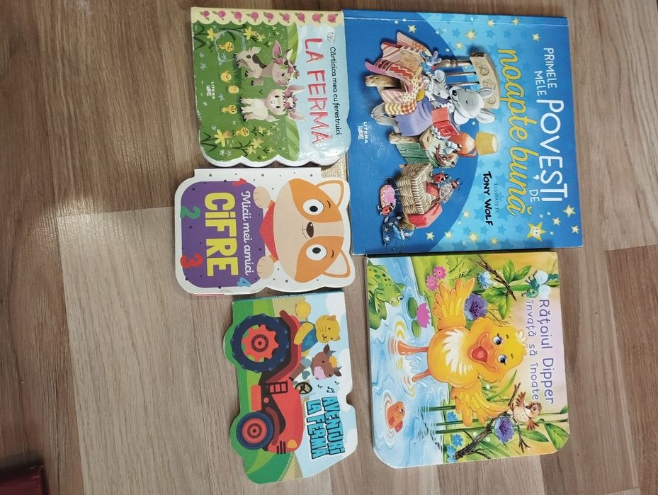 Lot format din 5 cărticele pentru copii
