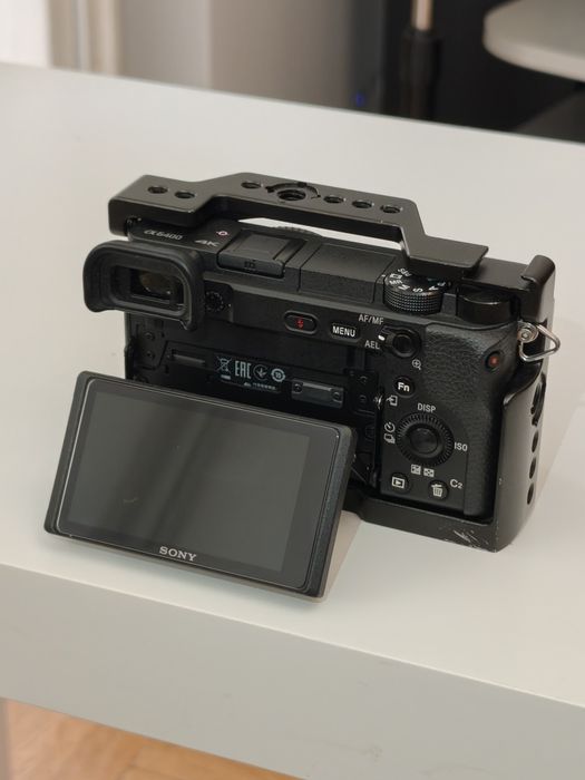 Camera Sony a6400 + obiectiv Sony 16-50 OSS + cage