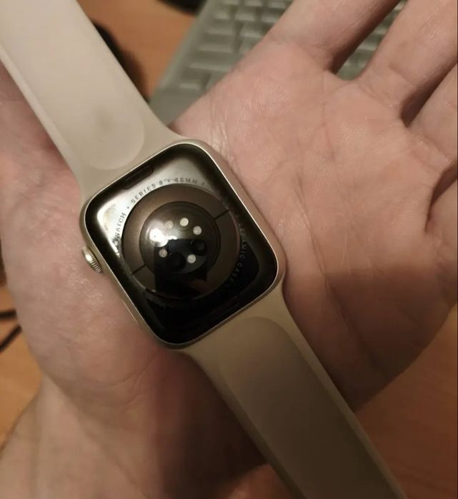 Продам часы Apple watch series 8. 45мм